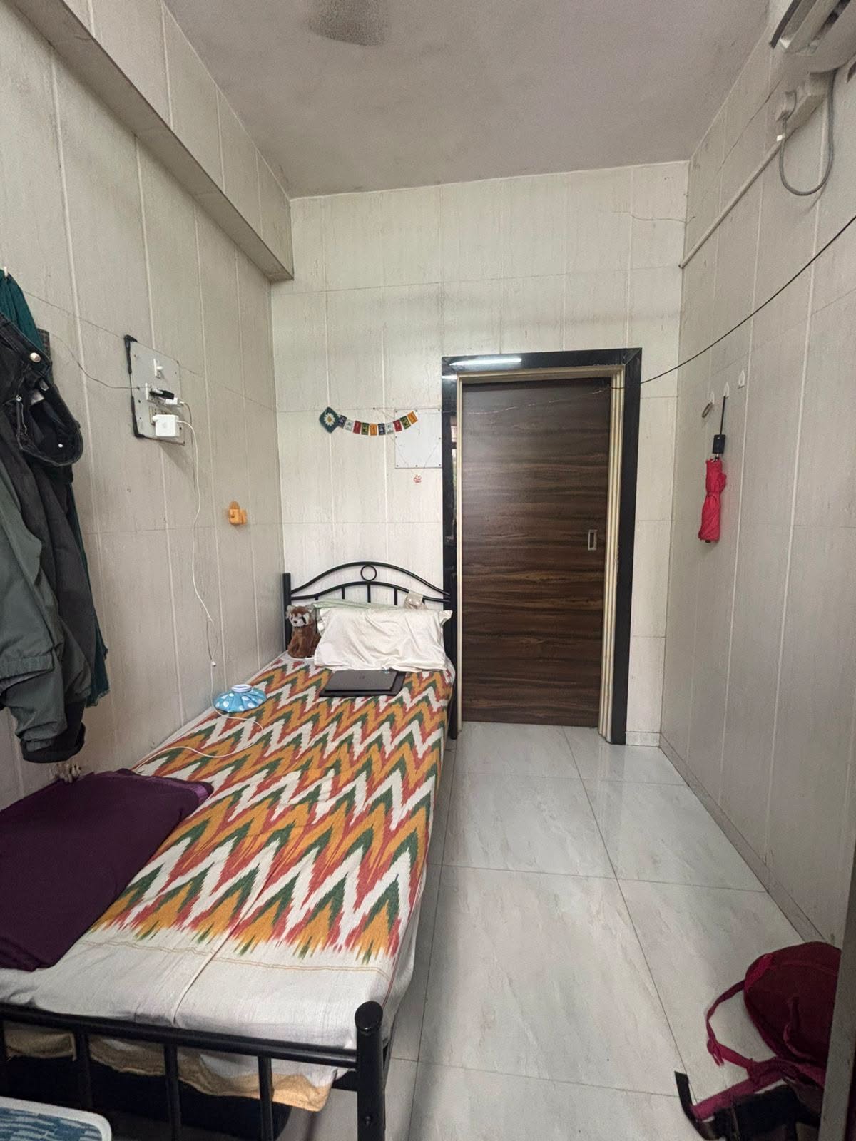 Shared room in 3BHK flat at Prabhadevi