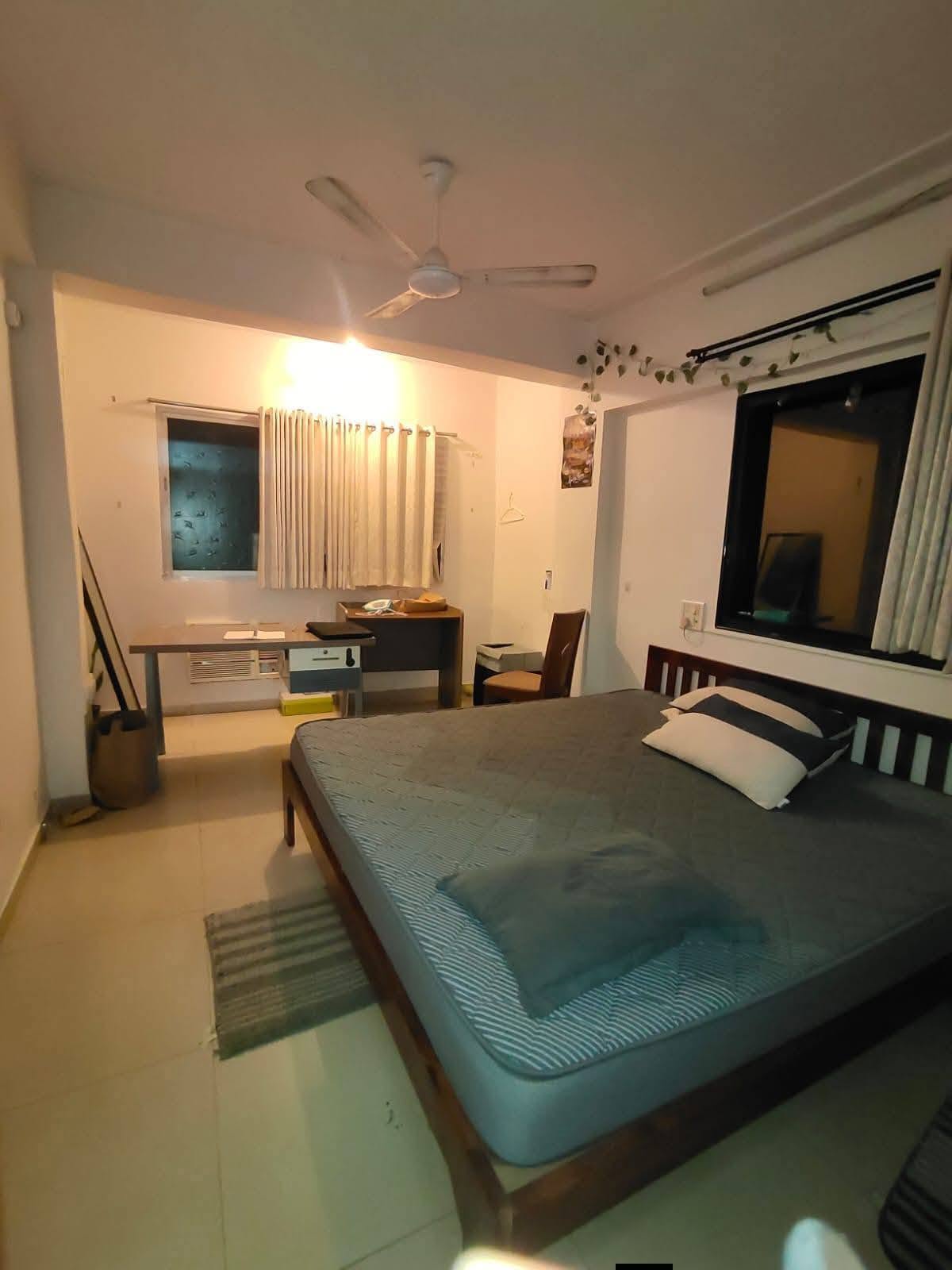 Available 2Bhk Semi Furnished flat — photo 2