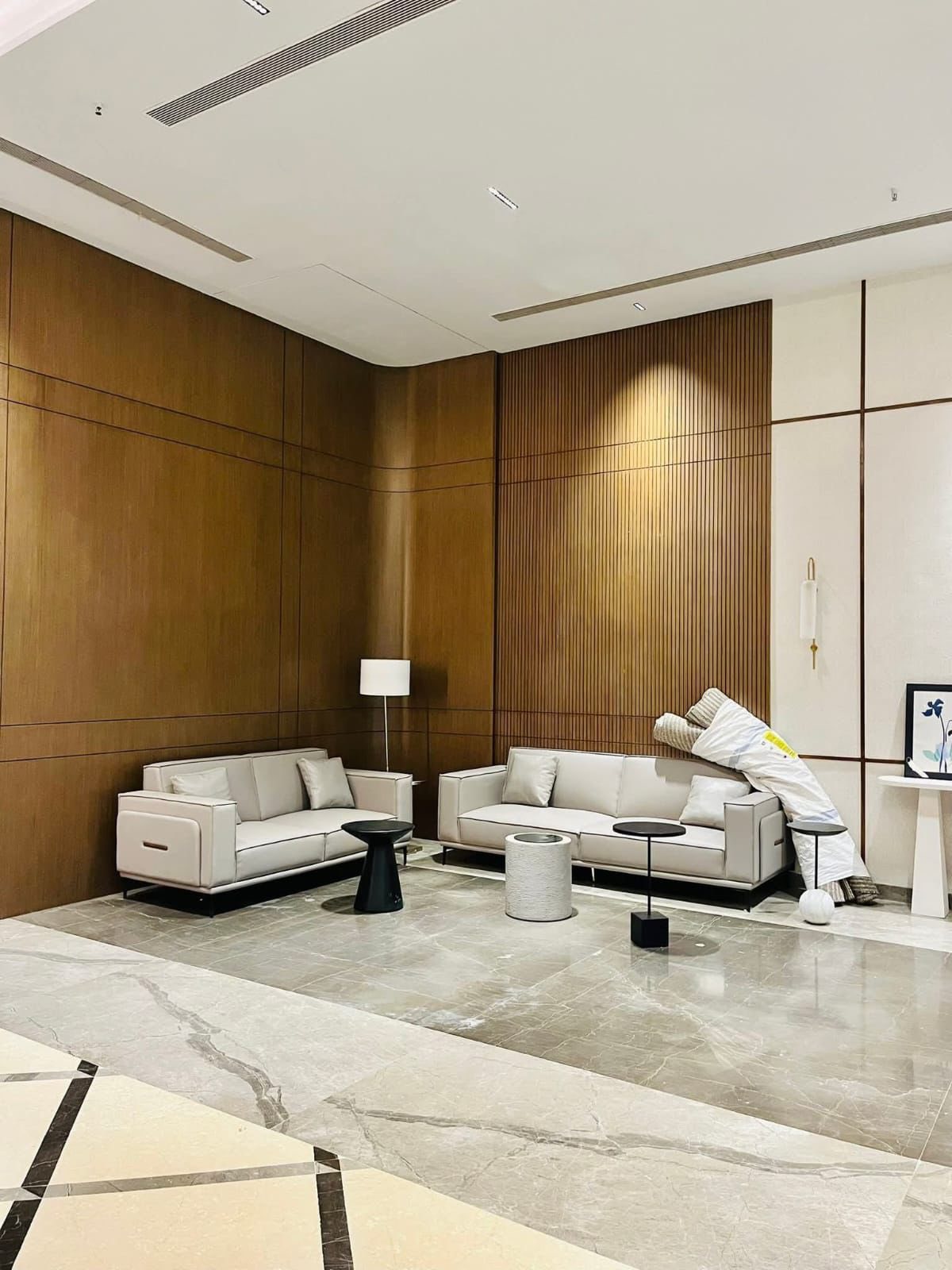 Fully Furnished Flat near Goregaon West Metro — photo 3
