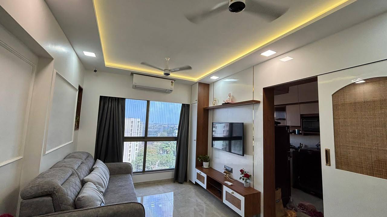 1BHK Semi furnished flat available on rent at Kurla West