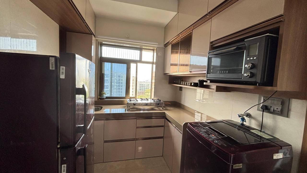 1BHK Semi furnished flat available on rent at Kurla West — photo 3