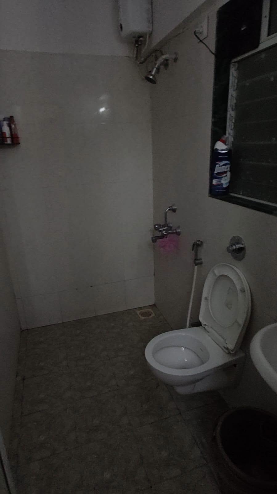 1 BHK Available – Romell Building - photo 3