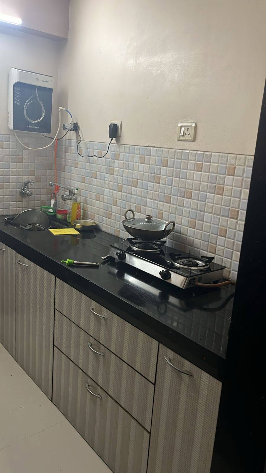 Private room in 2BHK, Malad West — photo 3