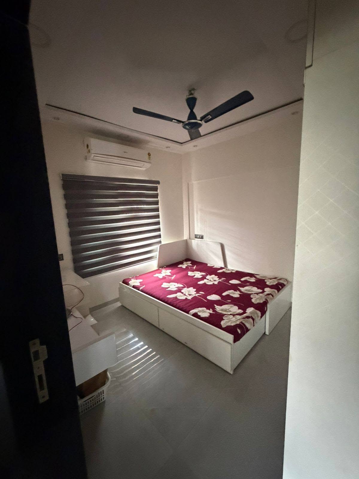 Single occupancy room in Oshiwara, Andheri West