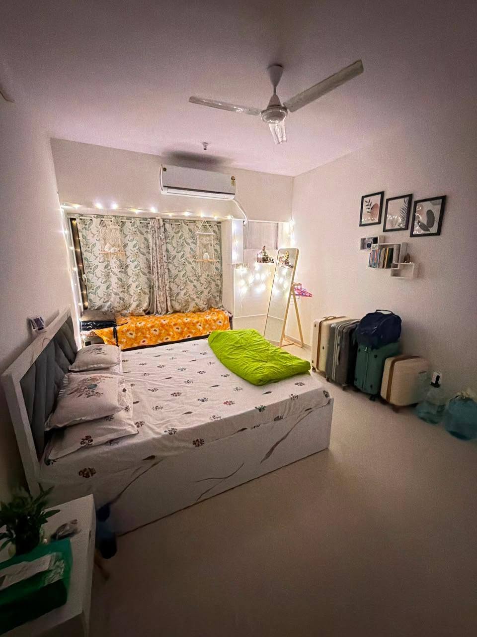 Single Occupancy for Female in Evershine Cosmic, Andheri West