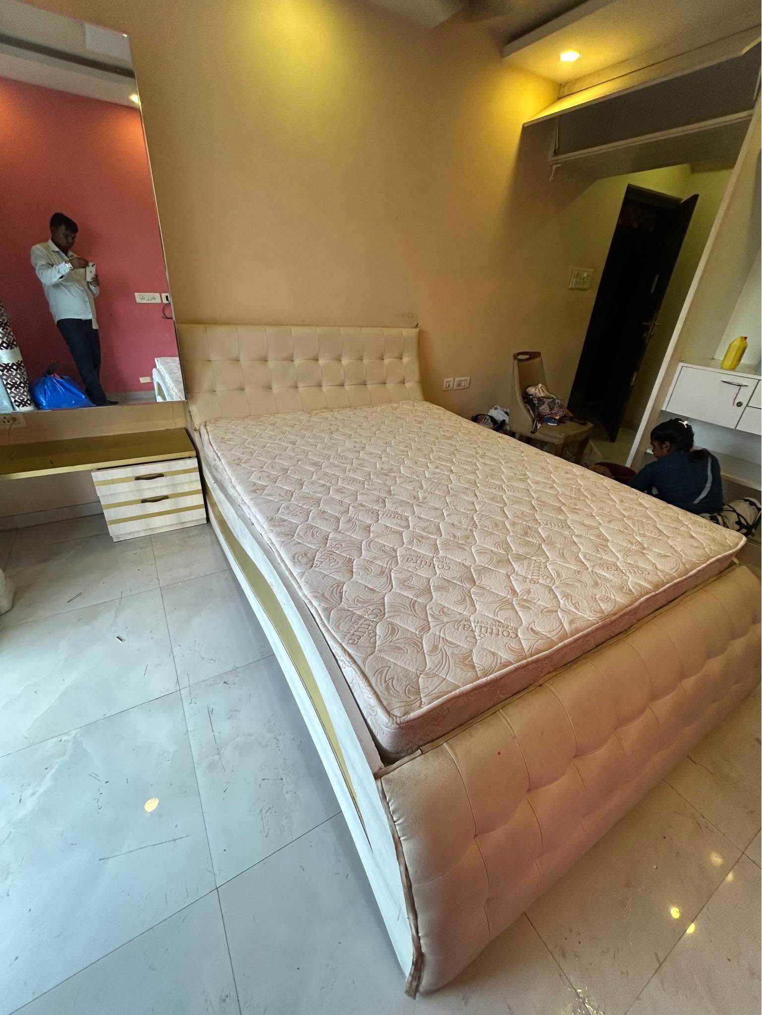 4BHK Full Furnished flat for female sharing — photo 4
