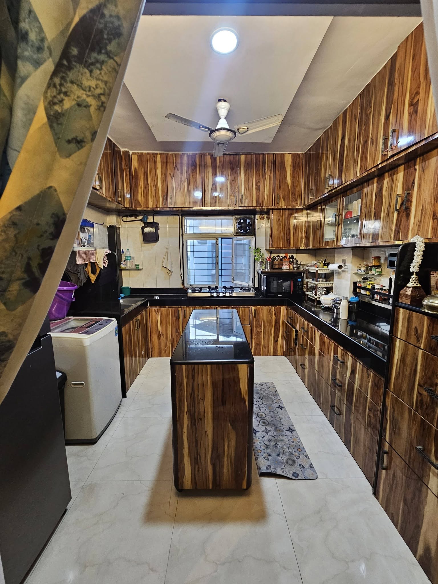Direct Spacious 2 BHK on rent | Yari Road, Andheri West