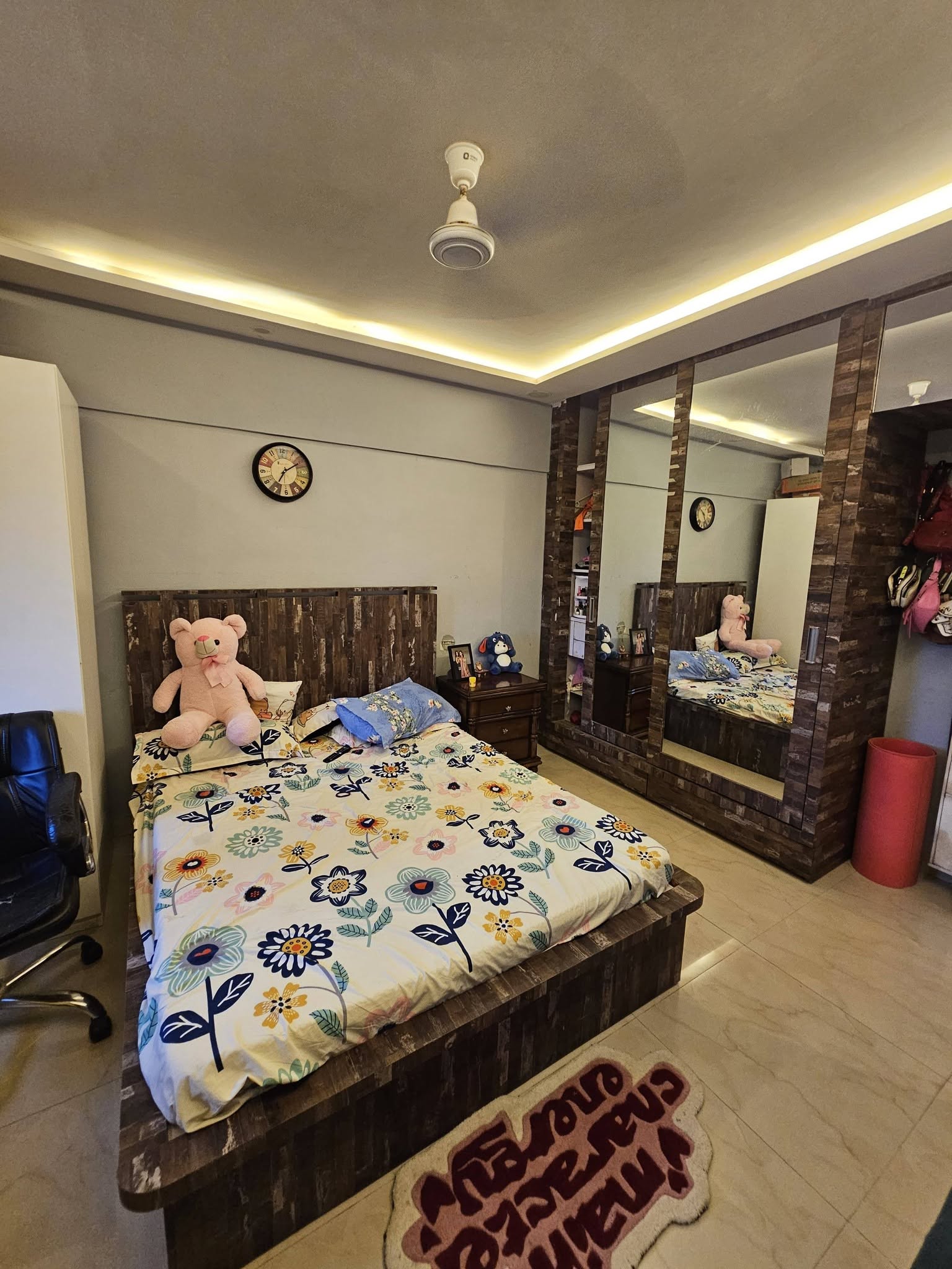 Direct Spacious 2 BHK on rent | Yari Road, Andheri West — photo 2