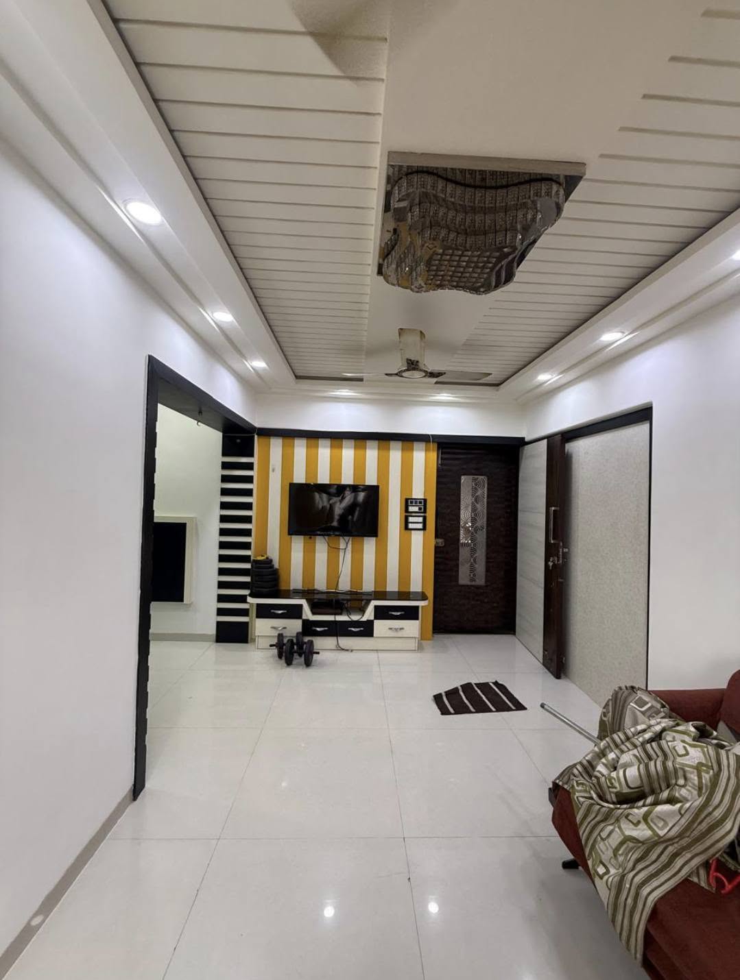 Available 2Bhk Furnised Flat