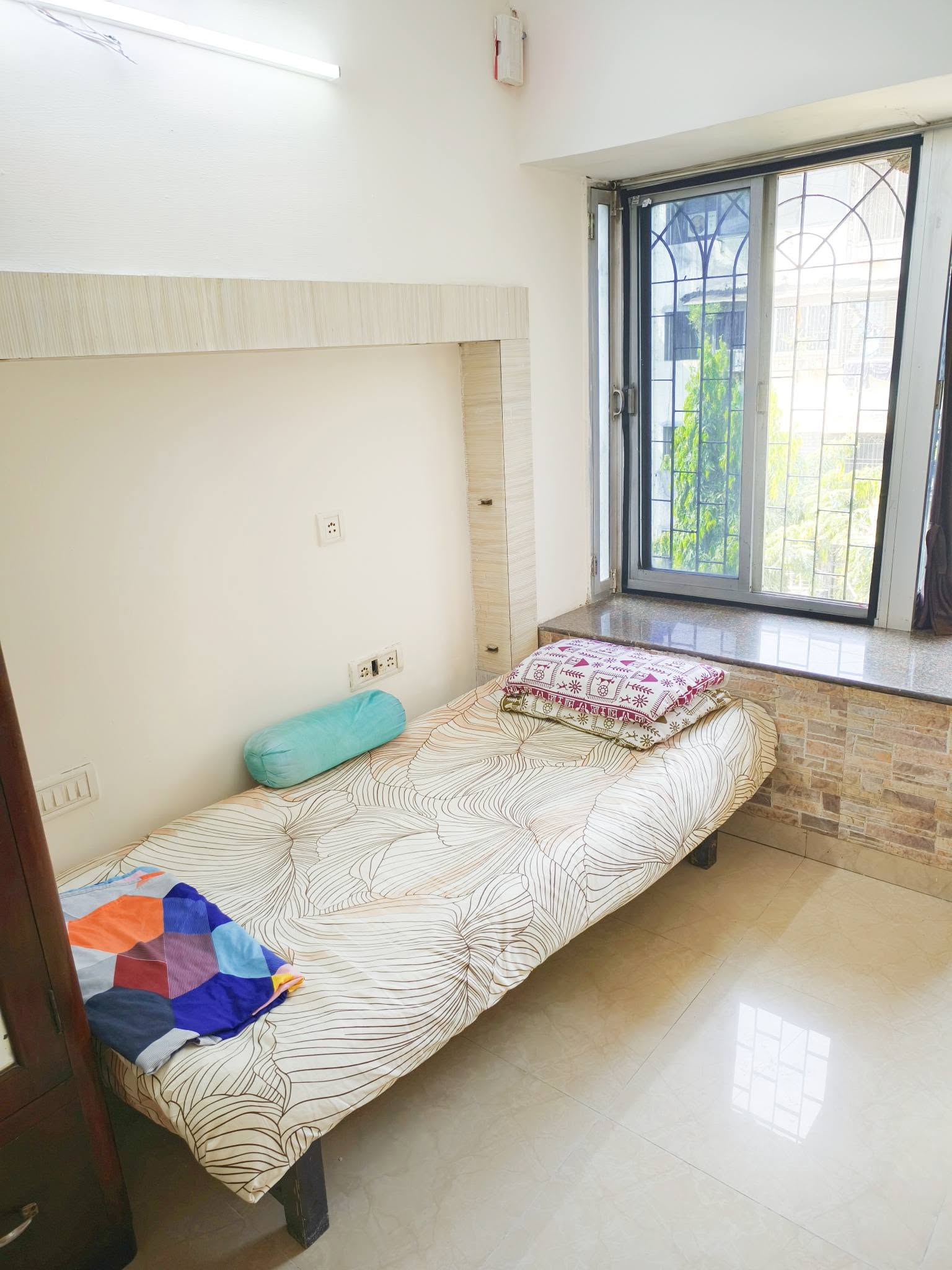 Room for girls in 1BHK, Yari Road, Andheri West