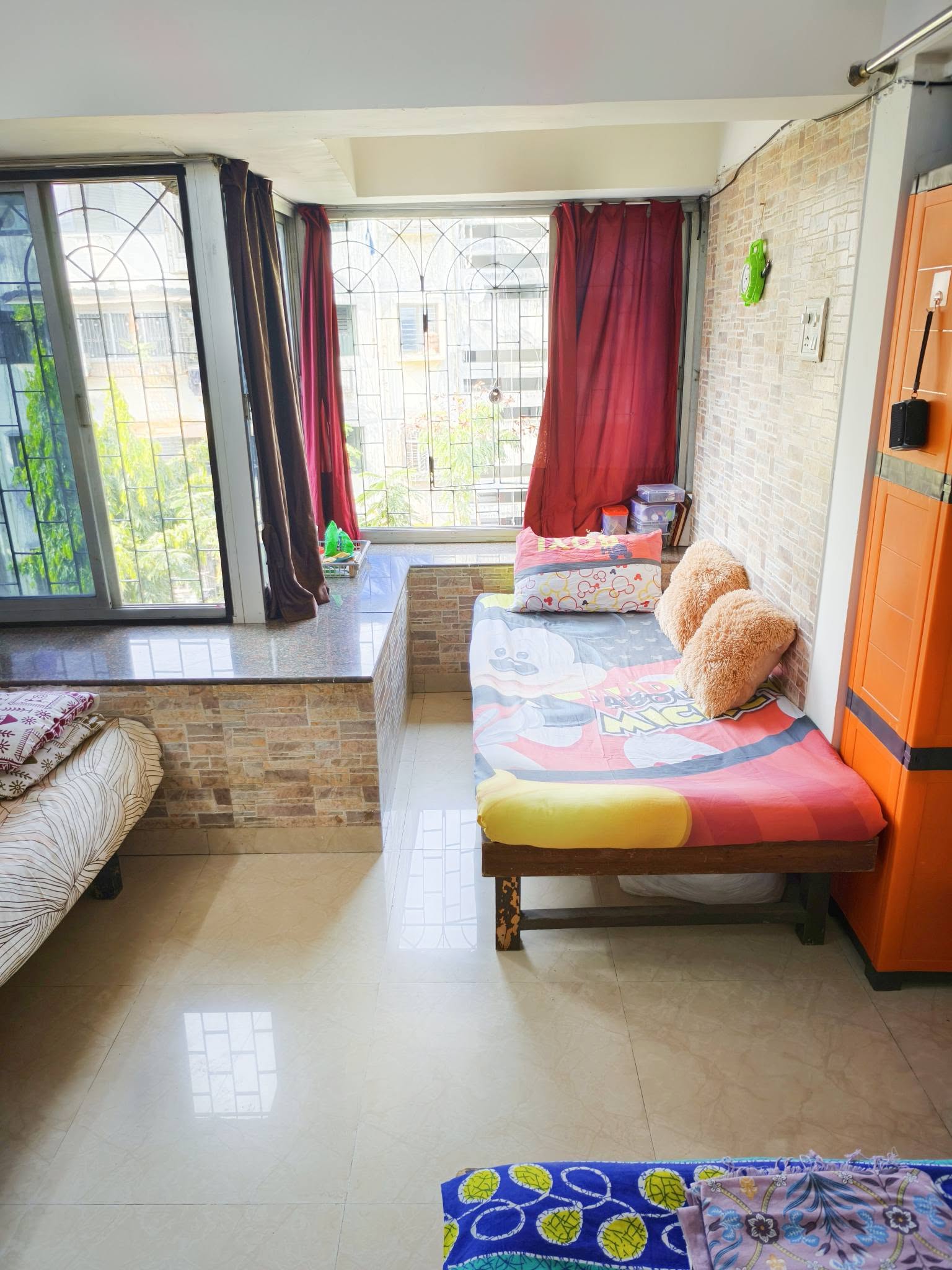Room for girls in 1BHK, Yari Road, Andheri West — photo 2