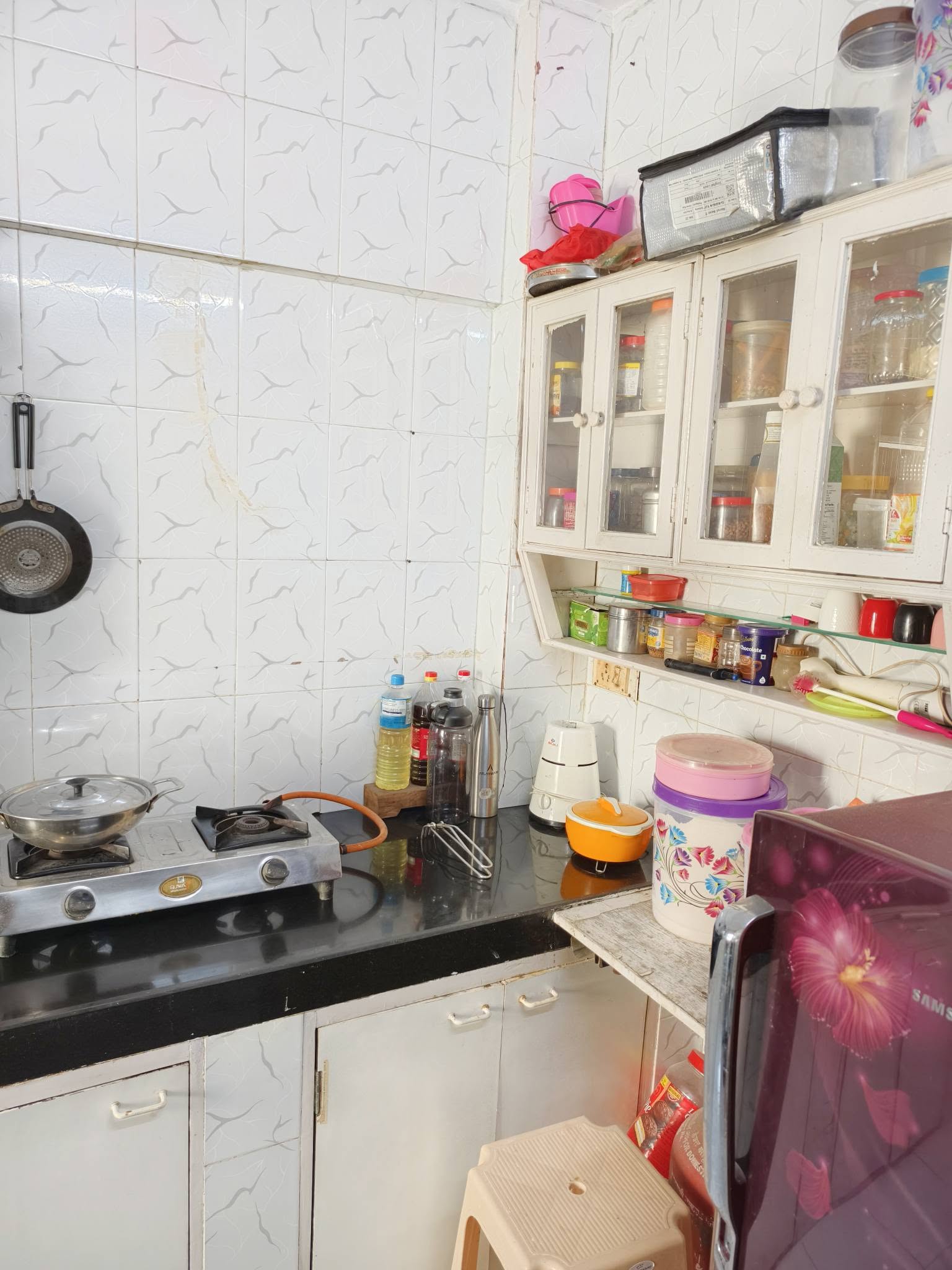 Room for girls in 1BHK, Yari Road, Andheri West — photo 5