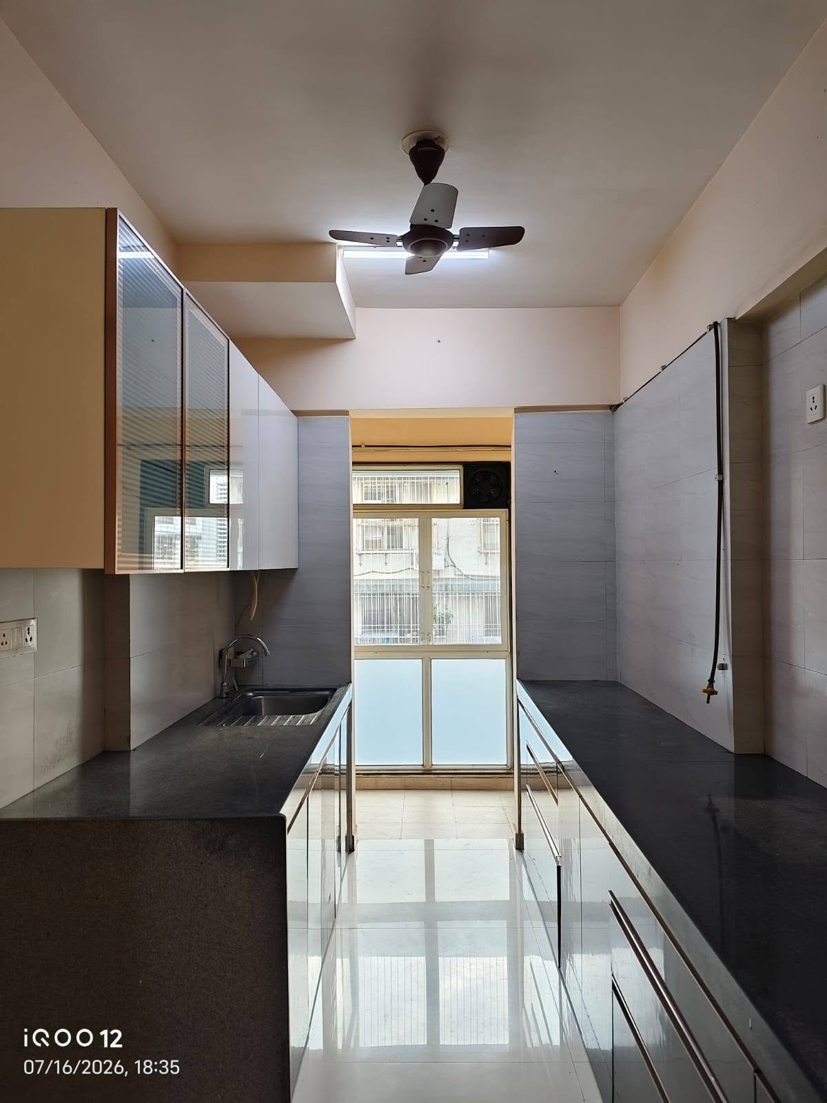 Available 2 BHK Flat IN Chembur East