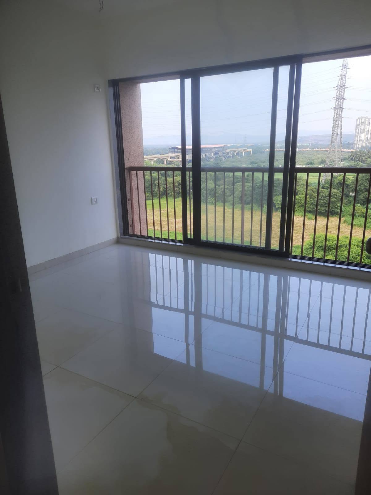 1BHK Unfurnished Flat in Vikhroli East - photo 2