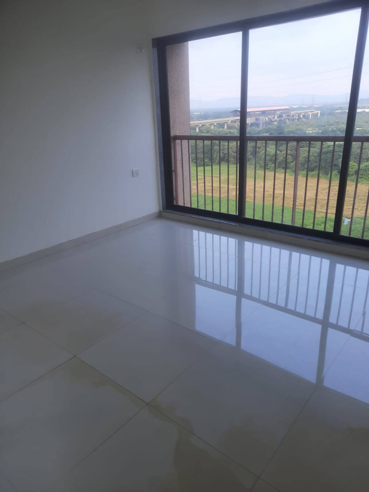 1BHK Unfurnished Flat in Vikhroli East - photo 3
