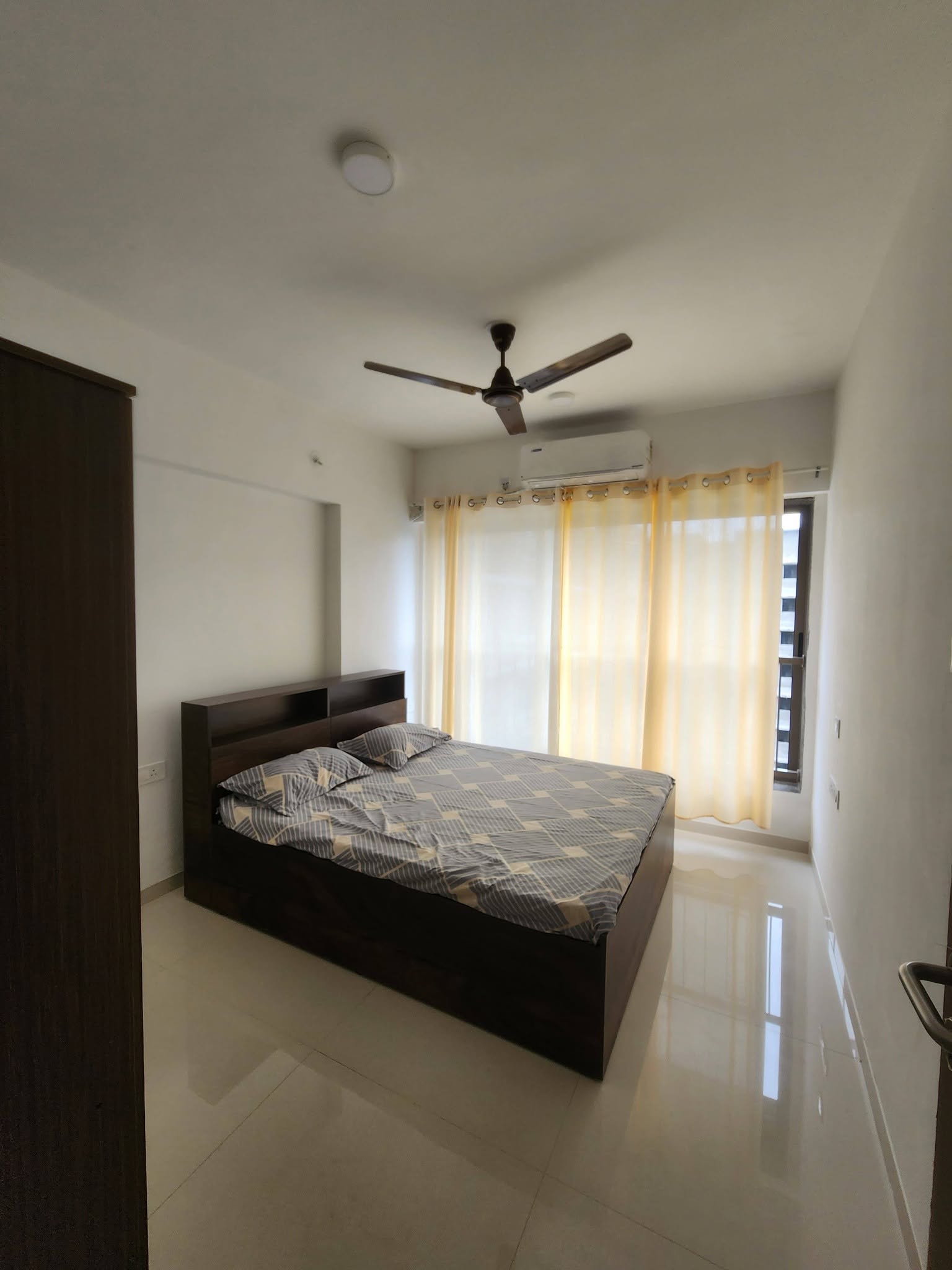 2BHK Fully Furnished Apartment near Airport - photo 2
