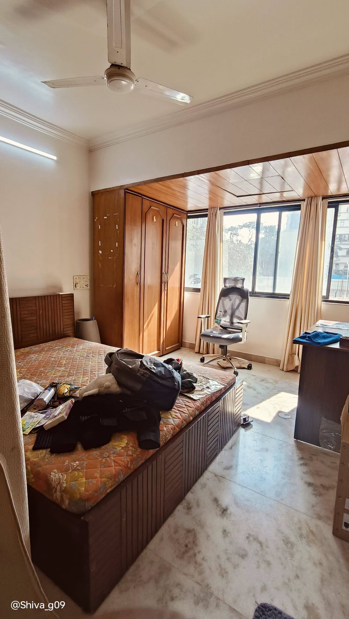 Single occupancy available for Female bachelor in Worli