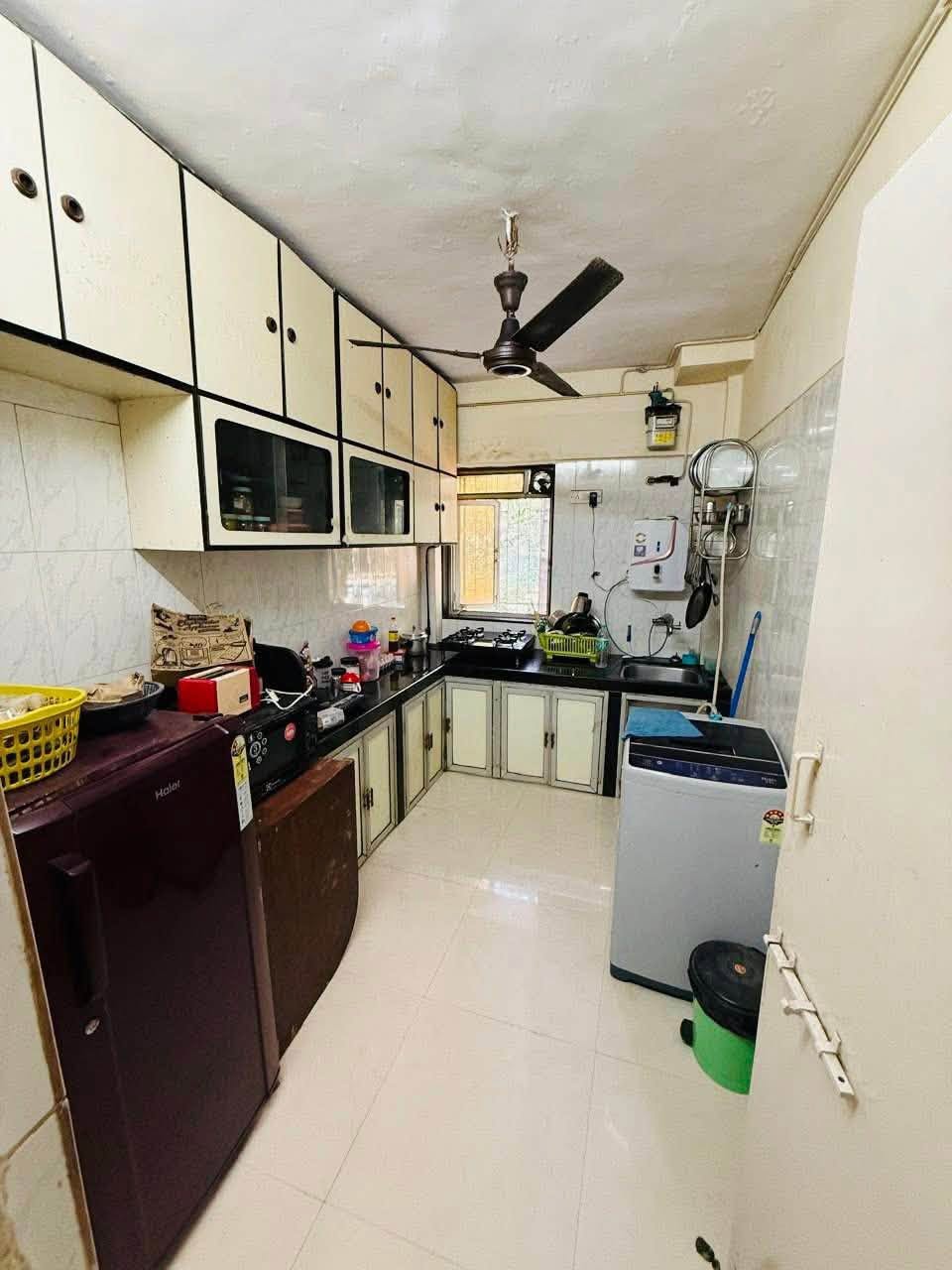 Looking for flatmate in spacious 2BHK, Lokhandwala — photo 2