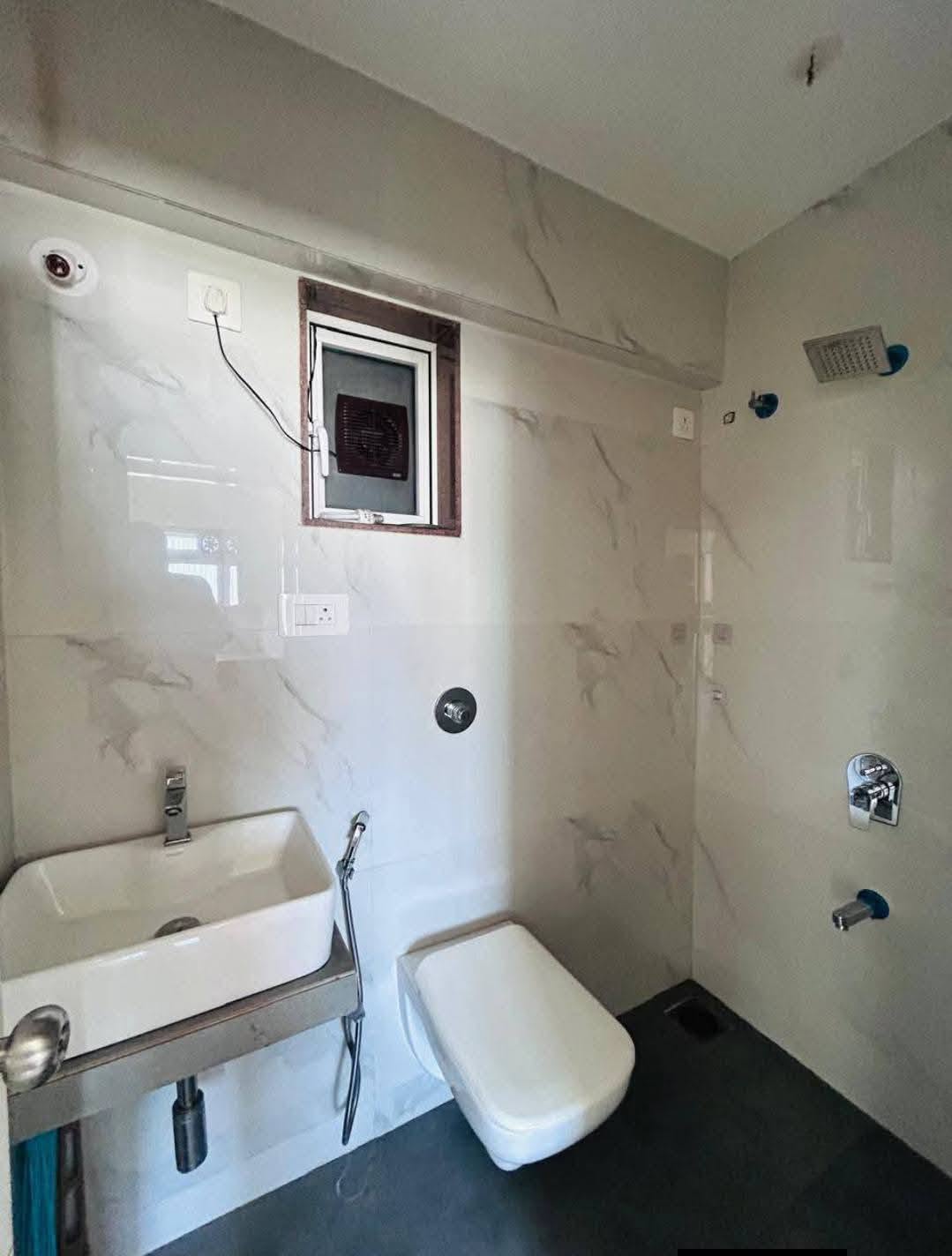 Available 1BHK Flat On Higher Floor — photo 5