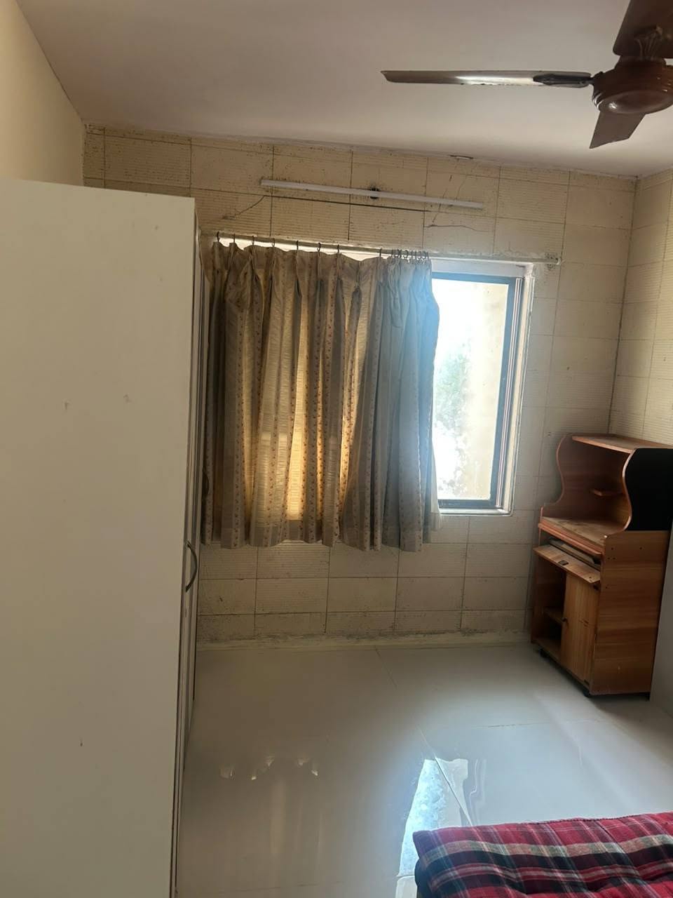 Master bedroom available for male