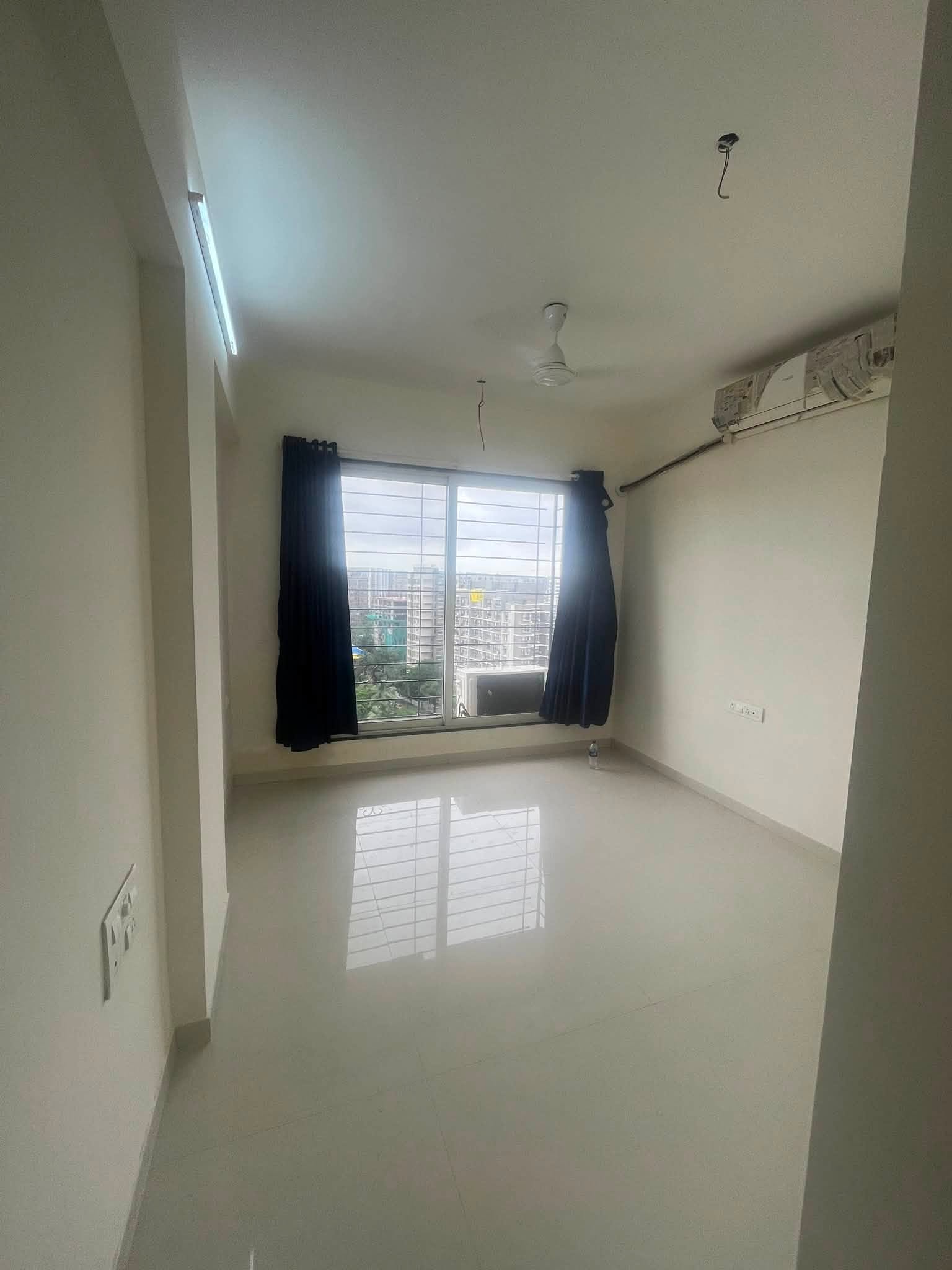 1BHK Semi-Furnish Flat — photo 3