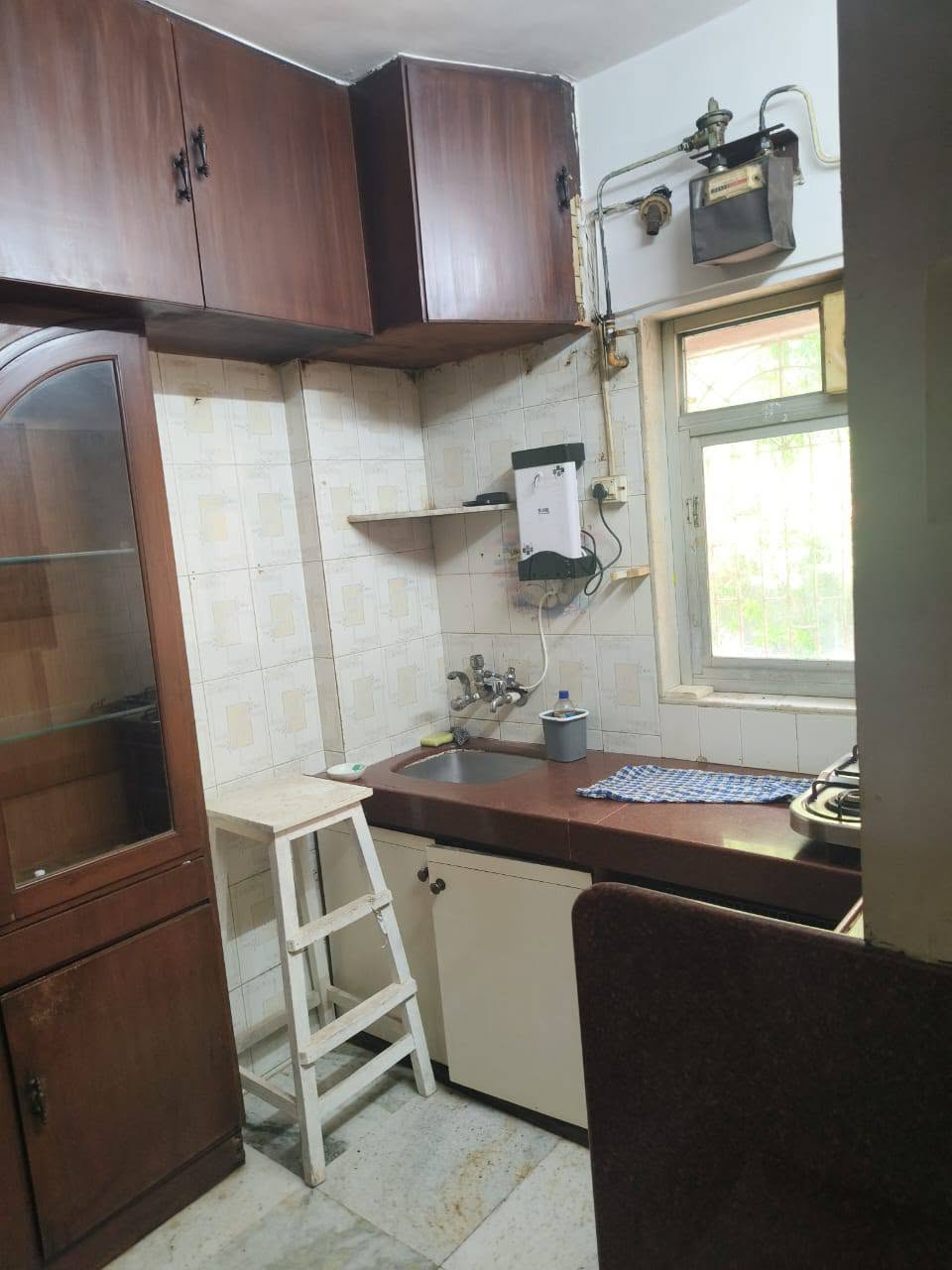 Premium 2BHK Fully Furnished Flat in Malad West