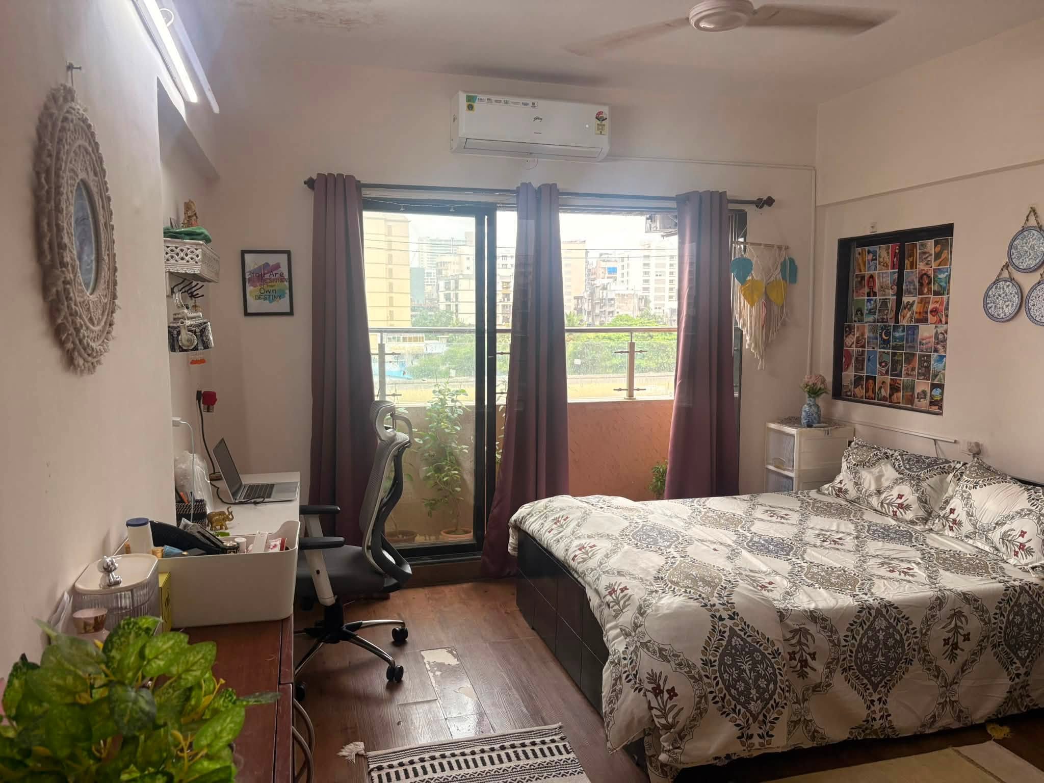 Beautiful Ensuite Room for Sublease in Khar West