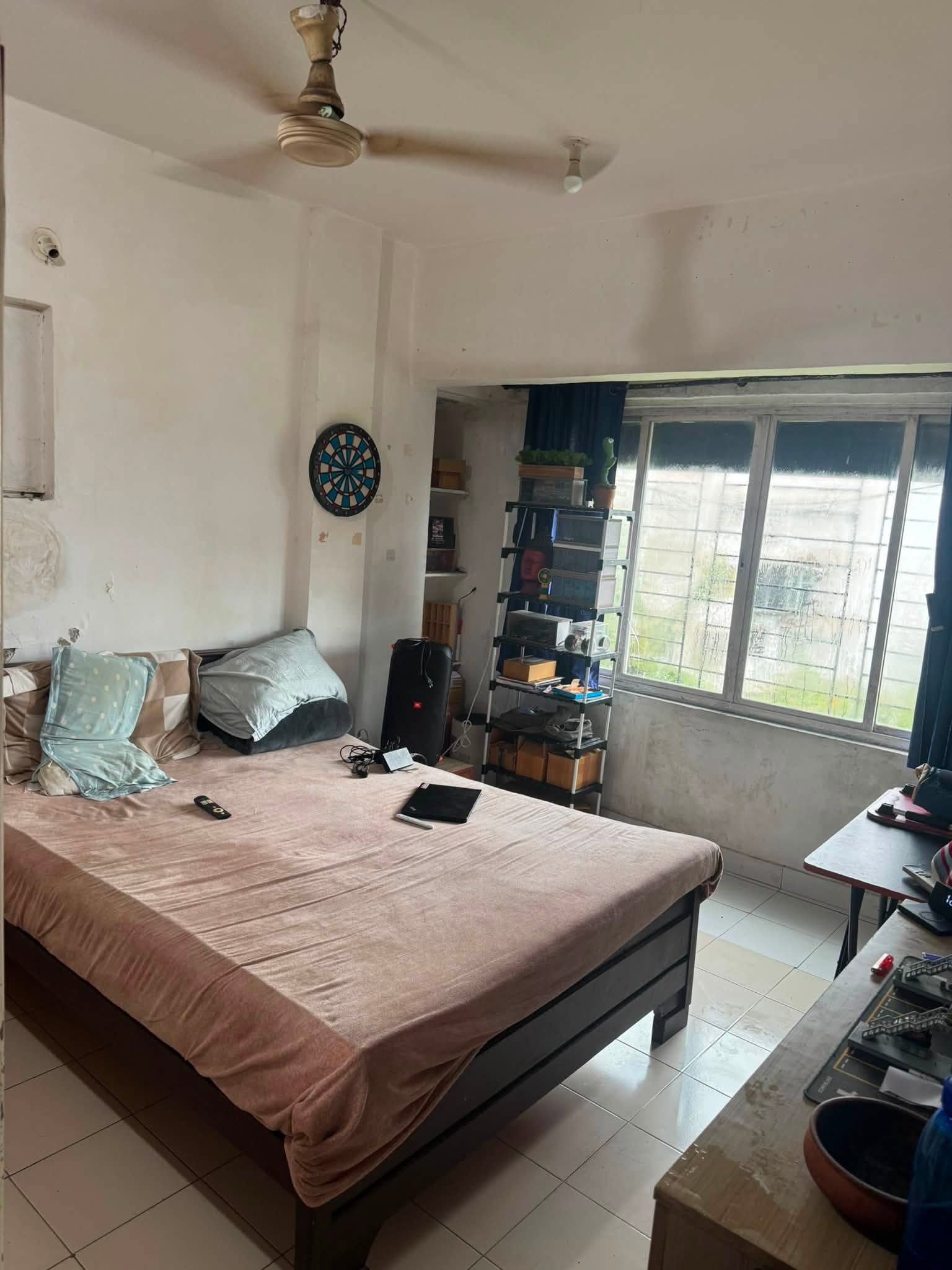Room available in 2BHK, Swapnakar Building, Andheri West