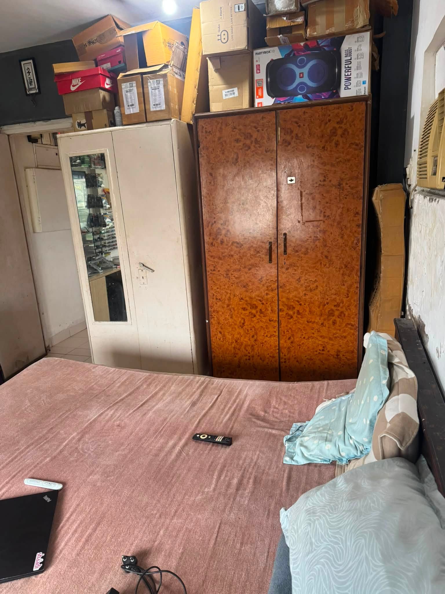 Room available in 2BHK, Swapnakar Building, Andheri West — photo 3
