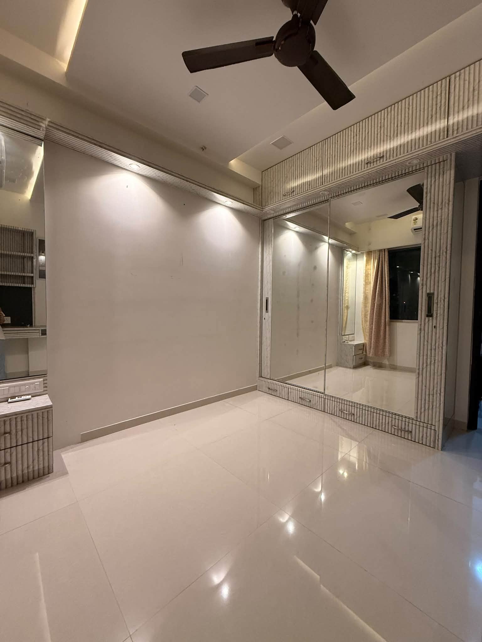 Vegetarian Female Flatmate Needed | Fully Furnished 2 BHK - photo 2