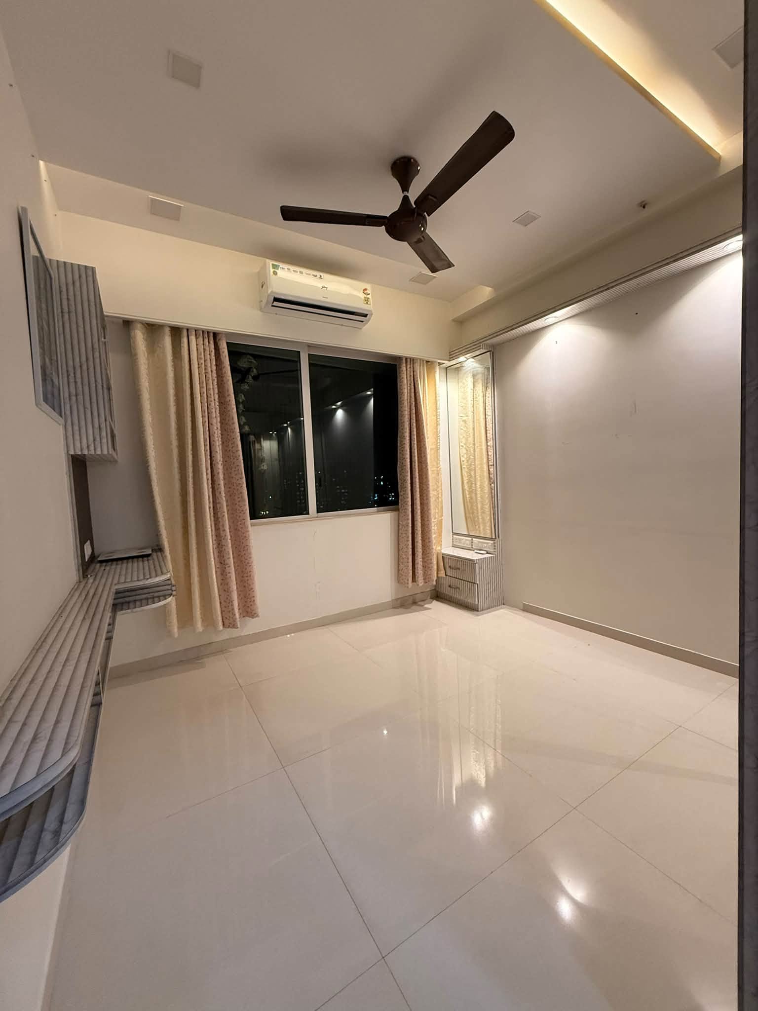 Vegetarian Female Flatmate Needed | Fully Furnished 2 BHK - photo 3