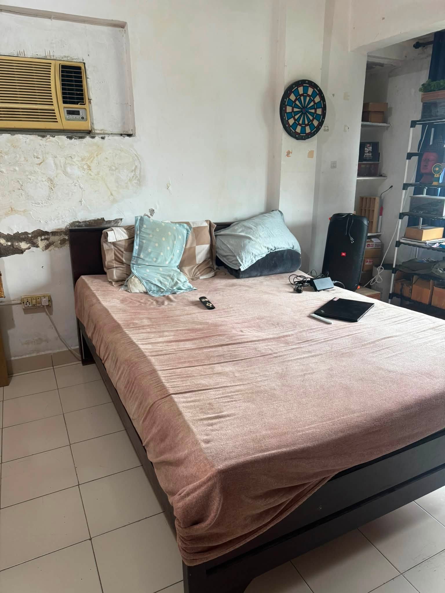 Room available in 2BHK flat, Swapnakar Building, Andheri West — photo 4
