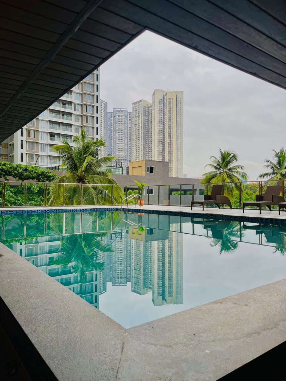 Super Luxurious Flat Just 1 Min from Goregaon West Metro!