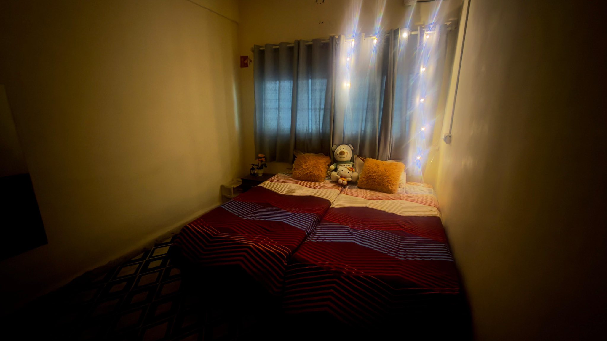 Furnished room for female in Seven Bungalows — photo 3