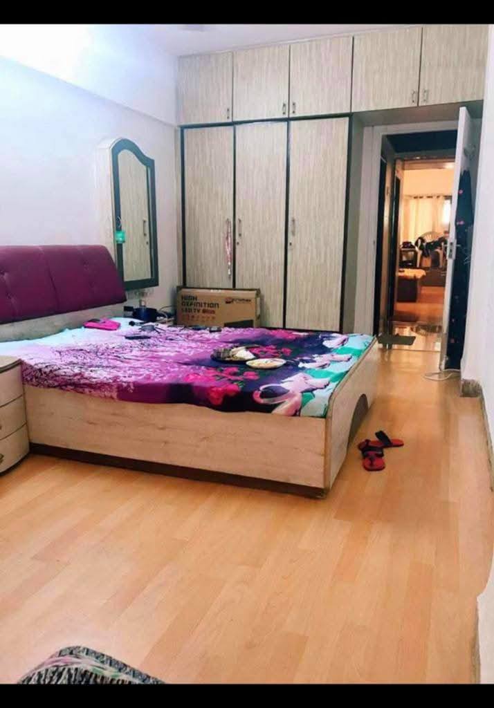 Single Room for Girls in 2BHK, Lokhandwala