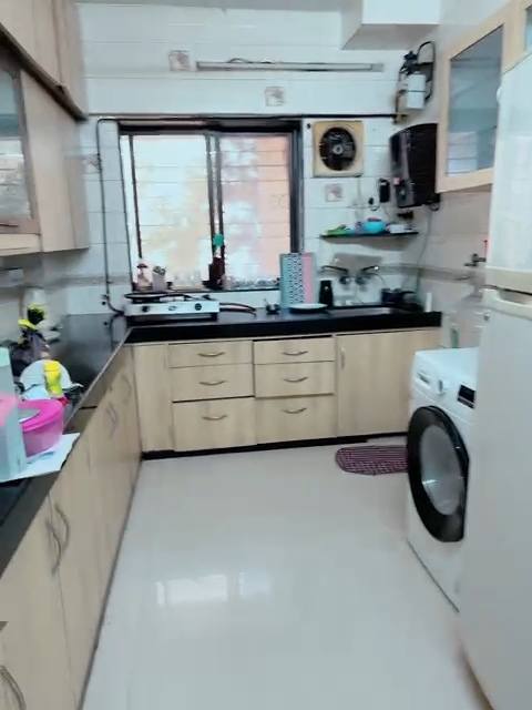 Single Room for Girls in 2BHK, Lokhandwala — photo 3