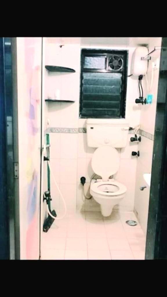 Single Room for Girls in 2BHK, Lokhandwala — photo 4