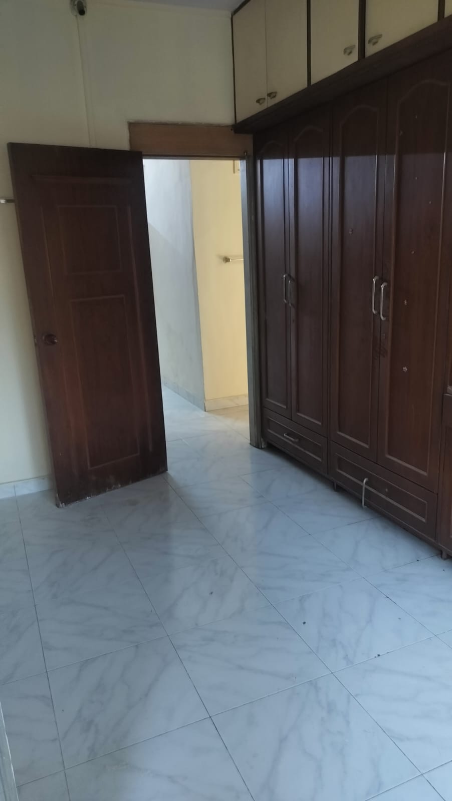 2BHK unfurnished flat in Goregaon West