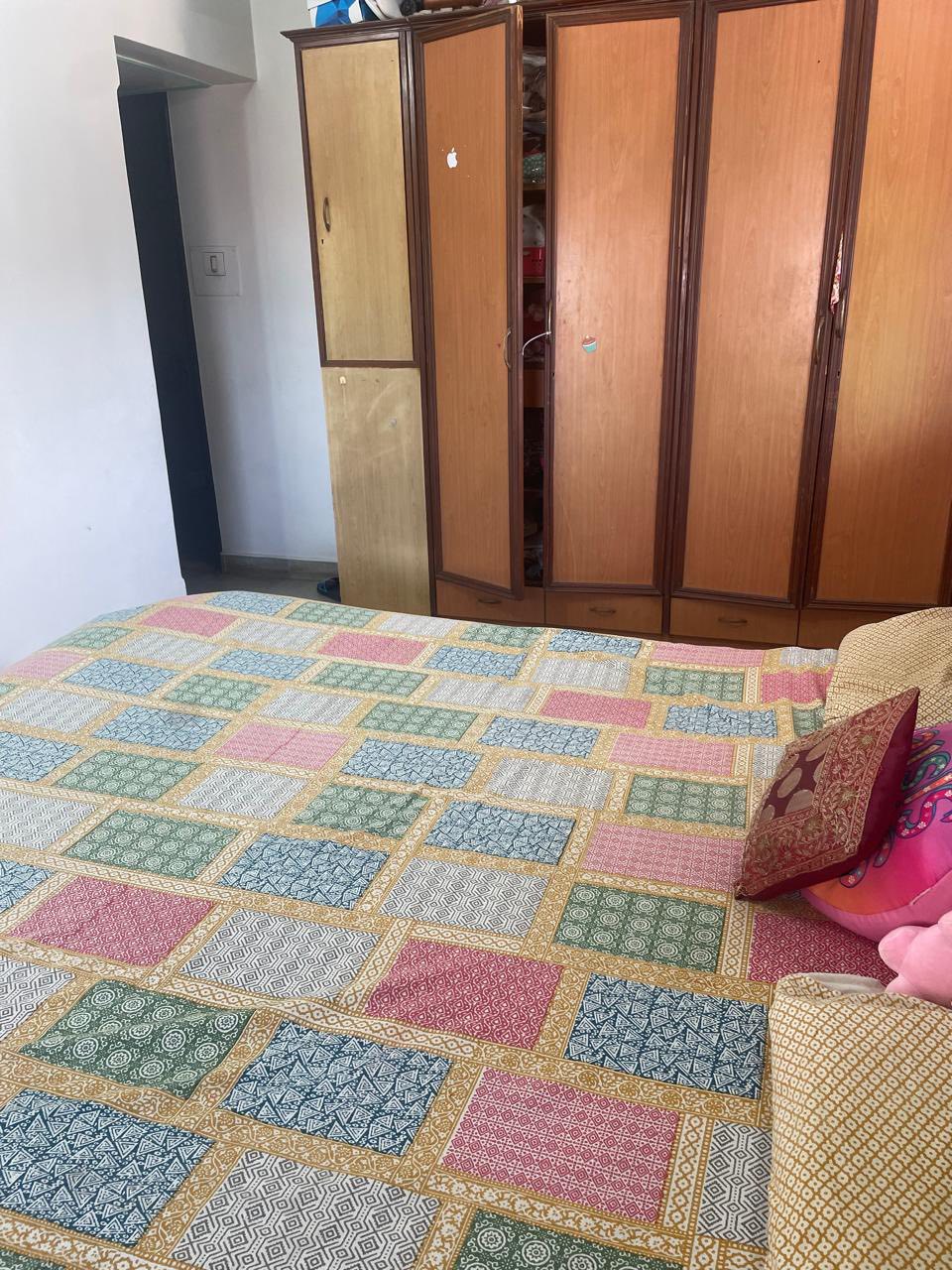 Female flatmate needed for common bedroom in 2BHK