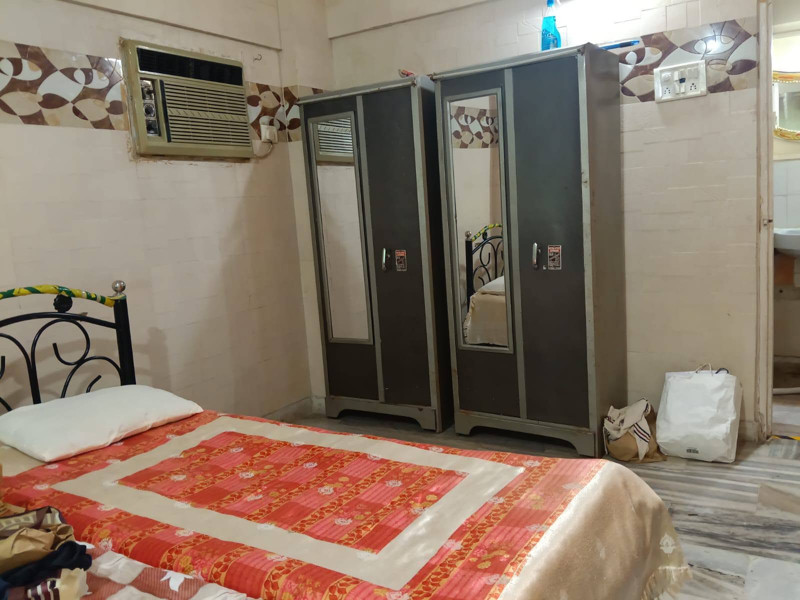 Single Occupancy in 2.5BHK, Shere e Punjab Society - photo 4