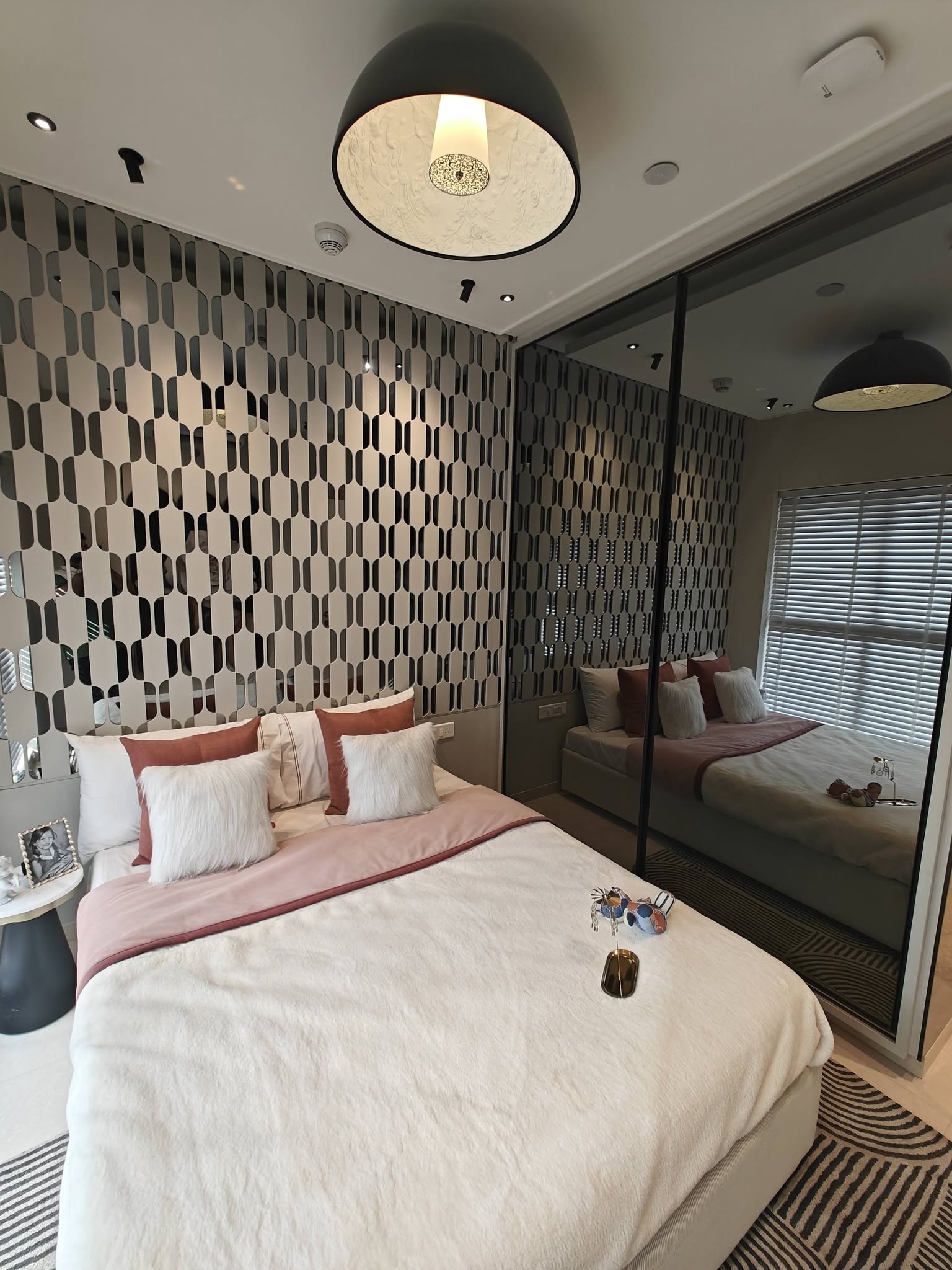 Fully furnished Lodha Tower - 2BHK