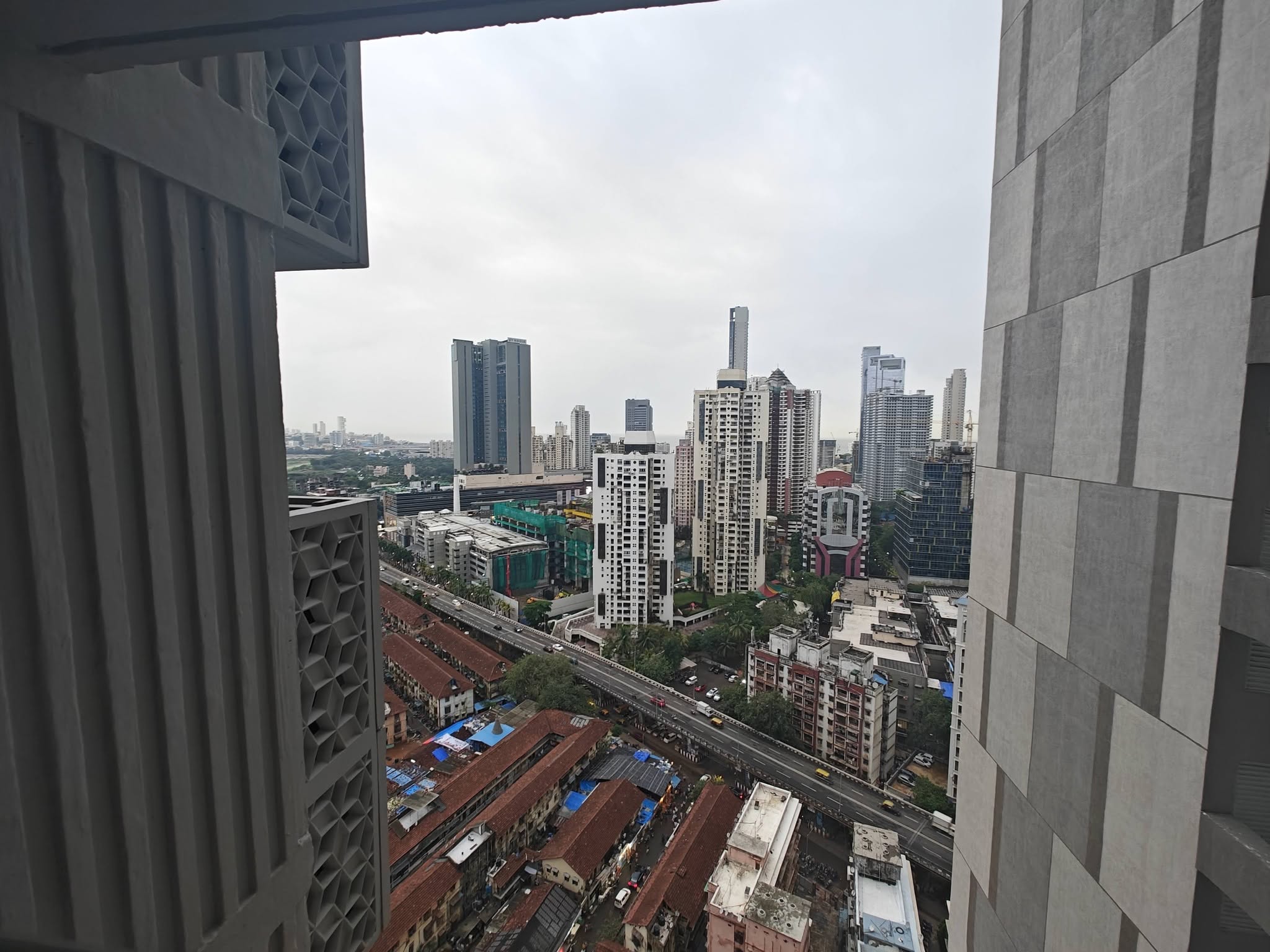 Fully furnished Lodha Tower - 2BHK — photo 3