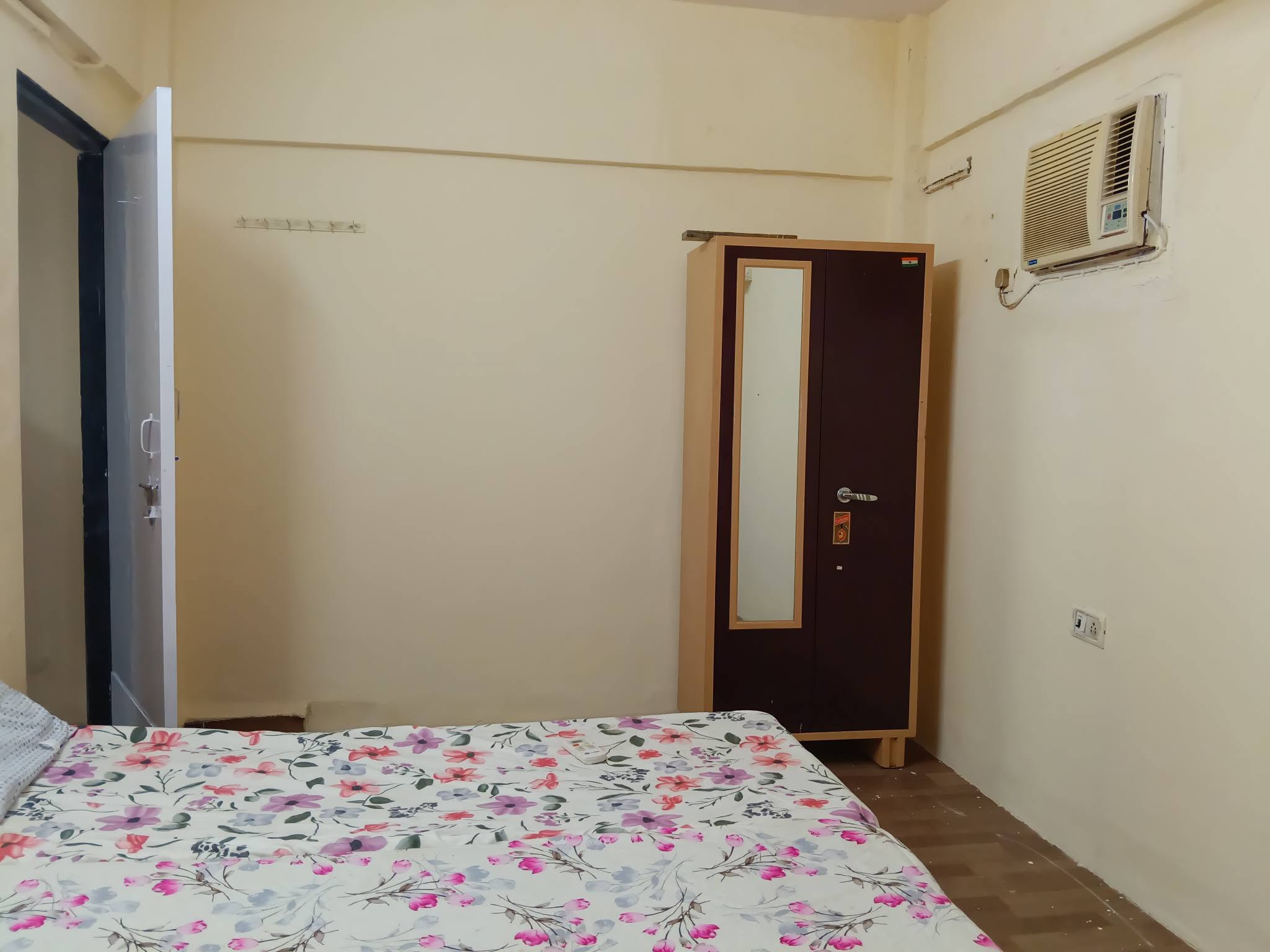 1BHK Semi-Furnished in Shere e Punjab Society - photo 5