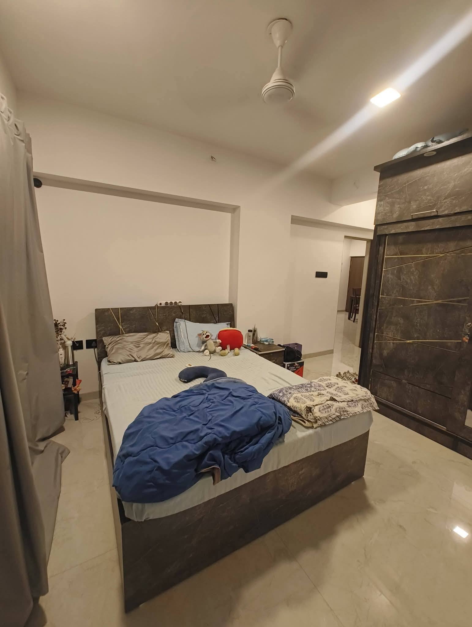 Sharing Occupancy for Female in Santacruz West