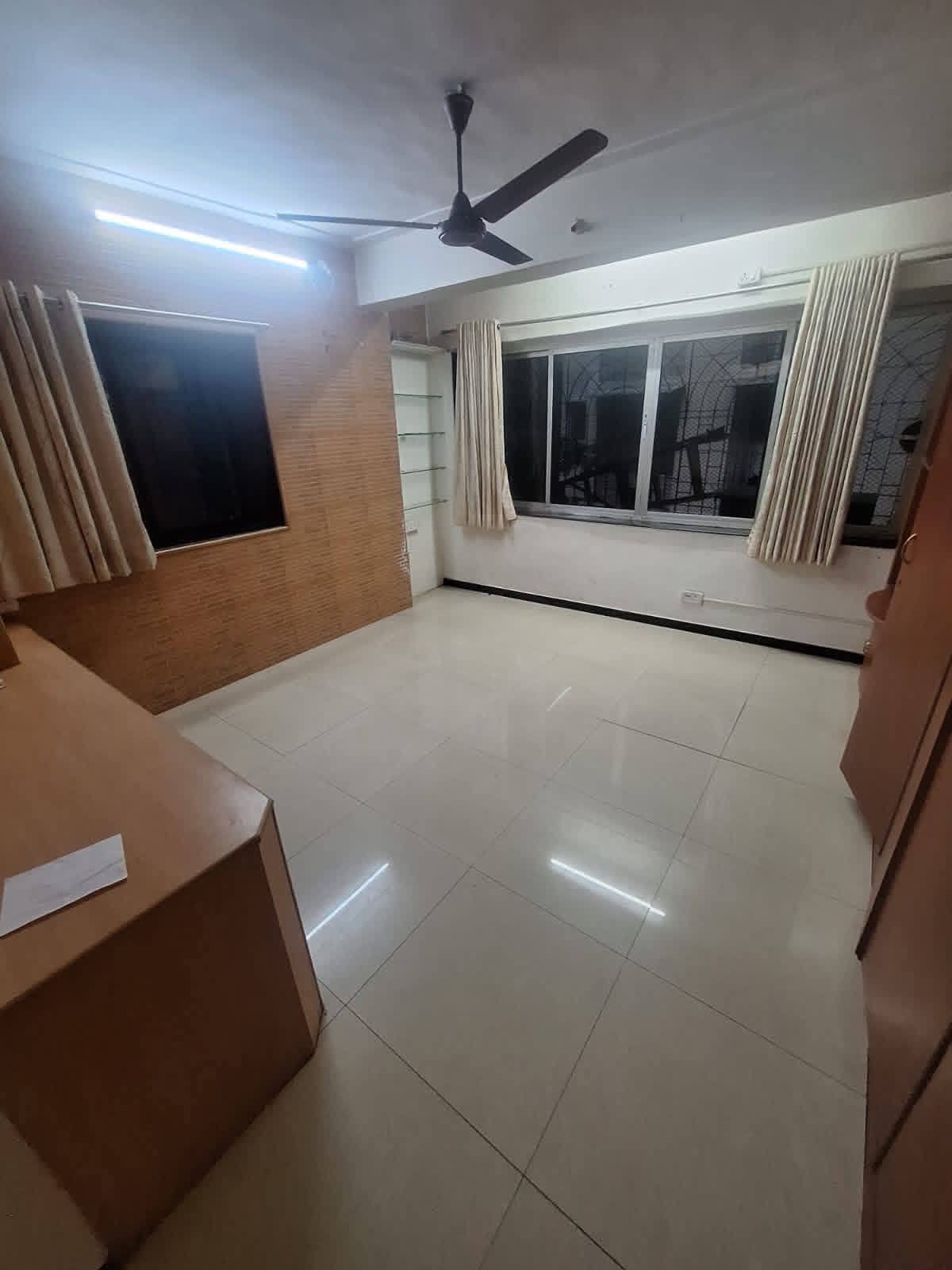 Available 2BHK Semi Furnished flat - photo 3