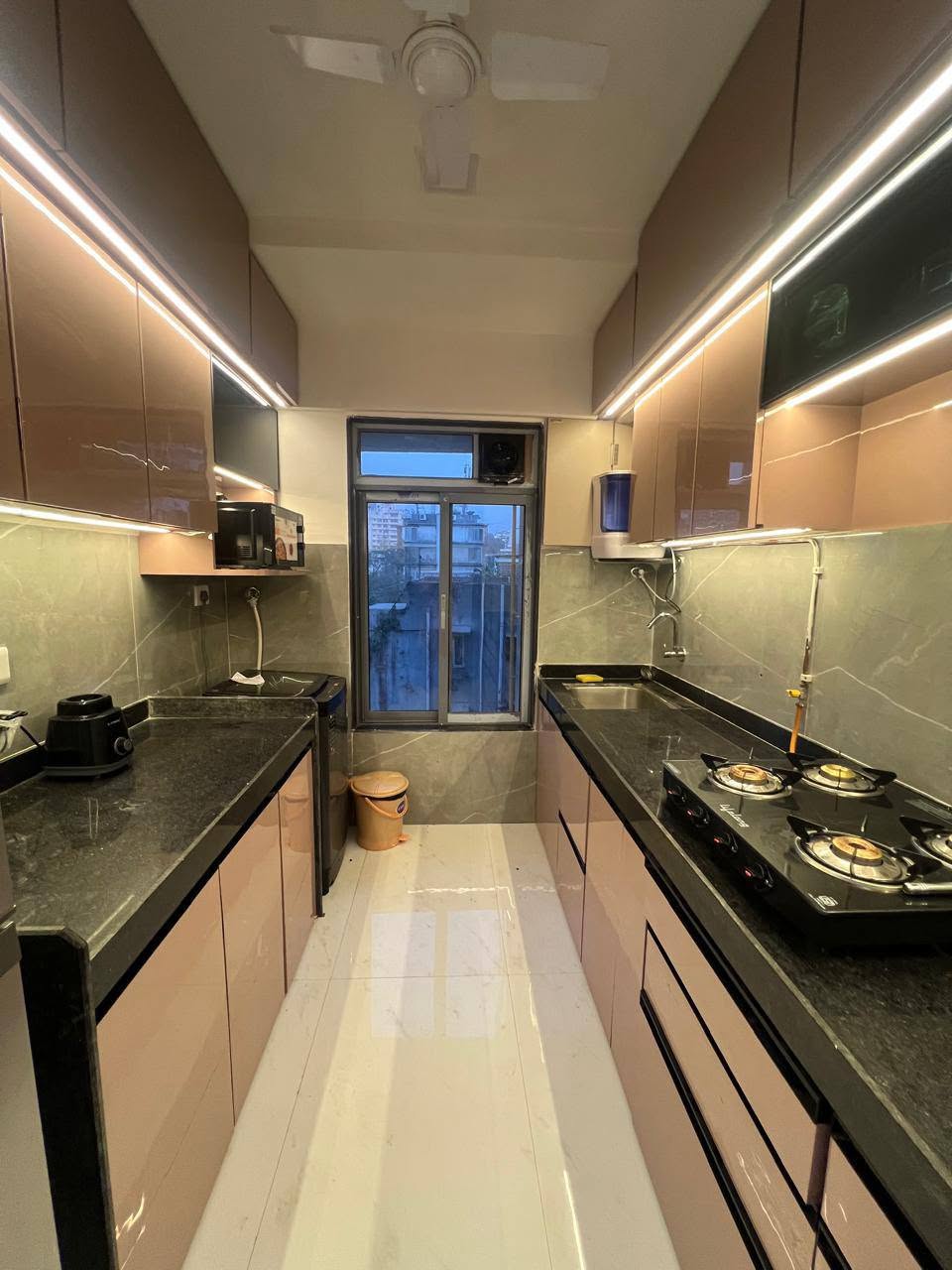 Double sharing in master bedroom, Borivali — photo 2