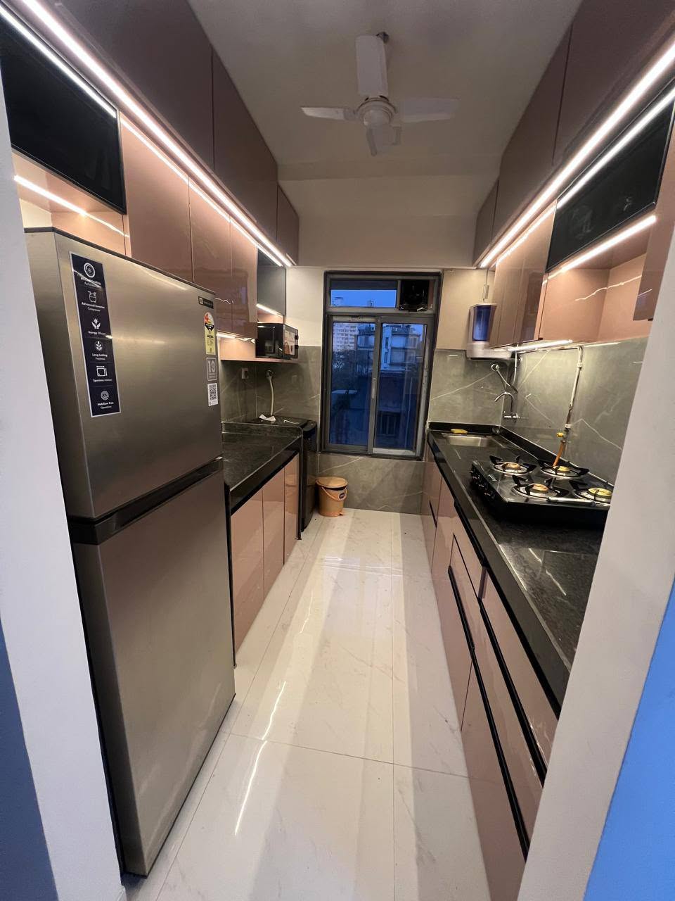 Double sharing in master bedroom, Borivali — photo 4