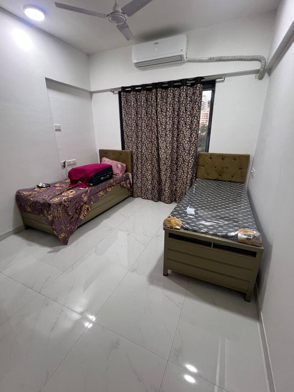Double sharing in master bedroom, Borivali — photo 5