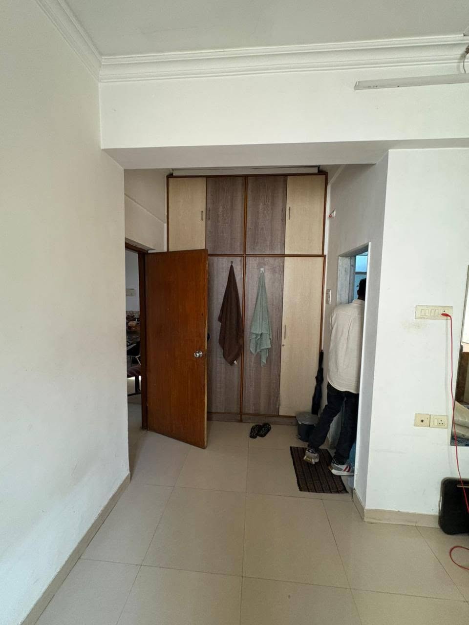 Double occupancy for one male in 4BHK flat — photo 3