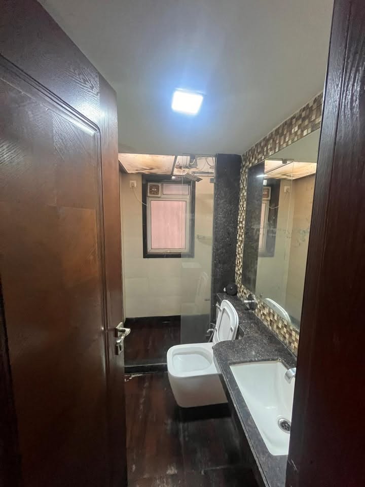 Room available in furnished 3BHK, Malad East
